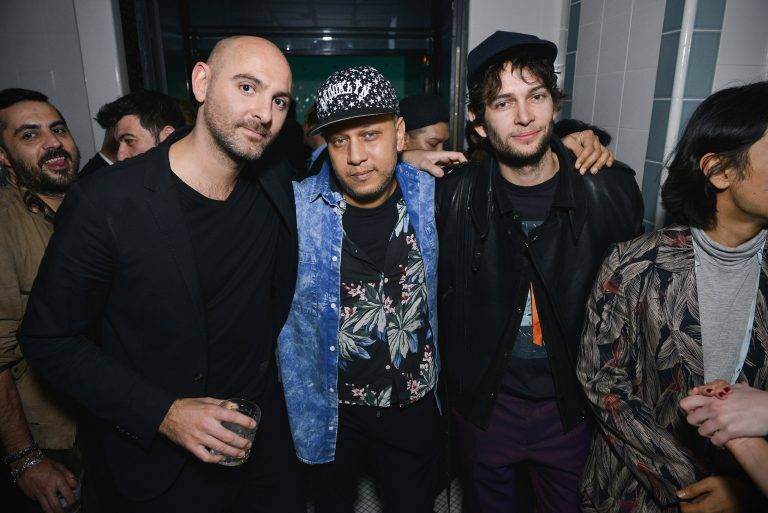  - Grace Hartzel et Hayett McCarthy passent des podiums aux platines pour la soirée Linda Farrow