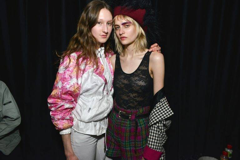  - Grace Hartzel et Hayett McCarthy passent des podiums aux platines pour la soirée Linda Farrow