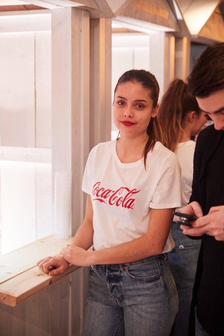 Buller en bonne compagnie au Beach Bar de Coca-Cola x colette