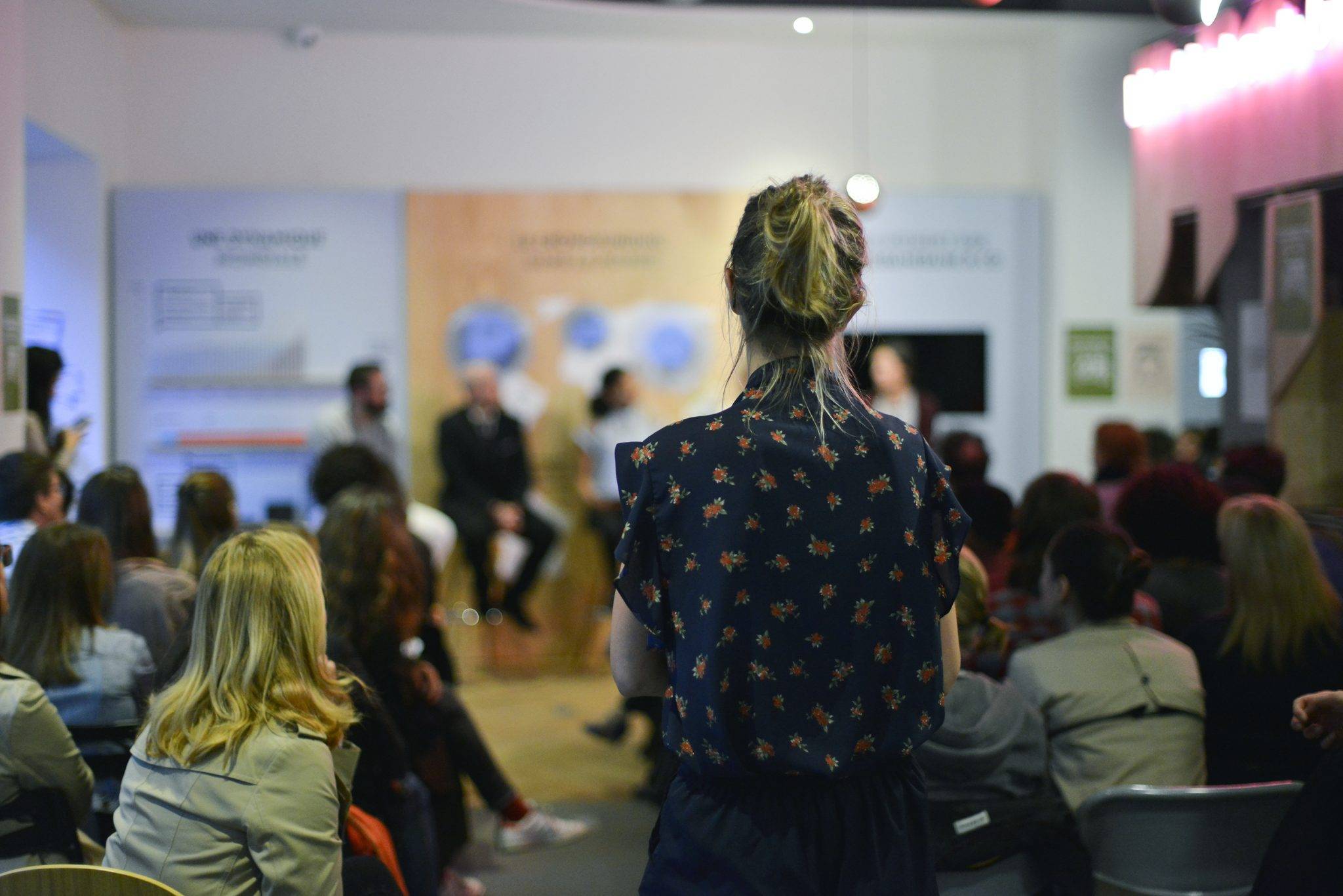  - Lauren Bastide et Julien Neuville sifflent la mi-temps de leur action de crowdfunding avec Kiss Kiss Bank Bank