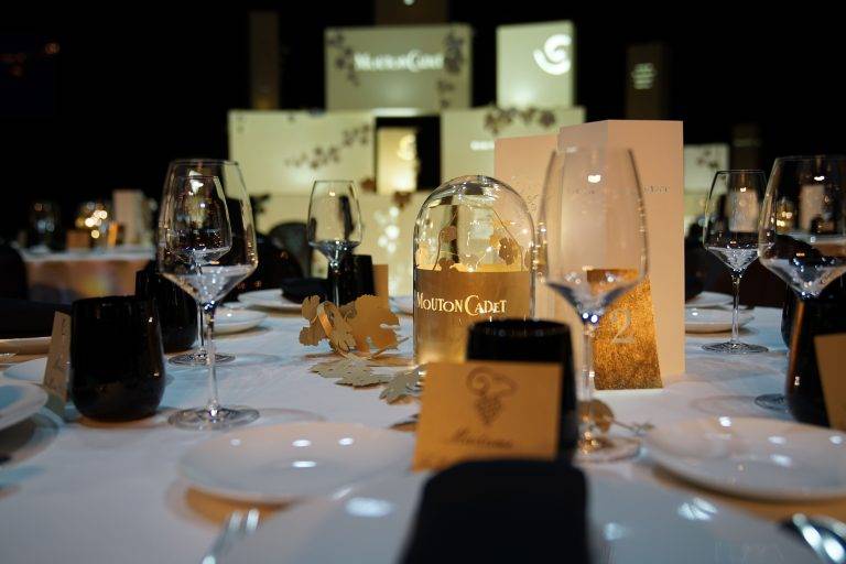 Mouton Cadet fait son retour sur scène avec un dîner d’exception