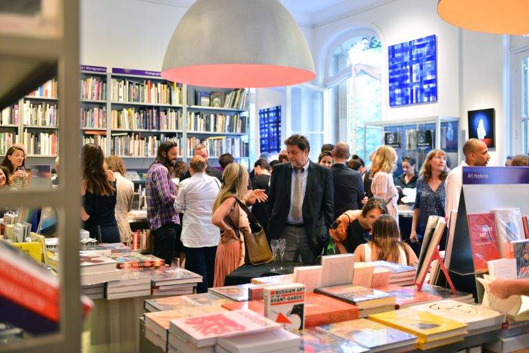 AD France et Artcurial réunissent le meilleur du design français avec l’ouvrage « The New Chic »