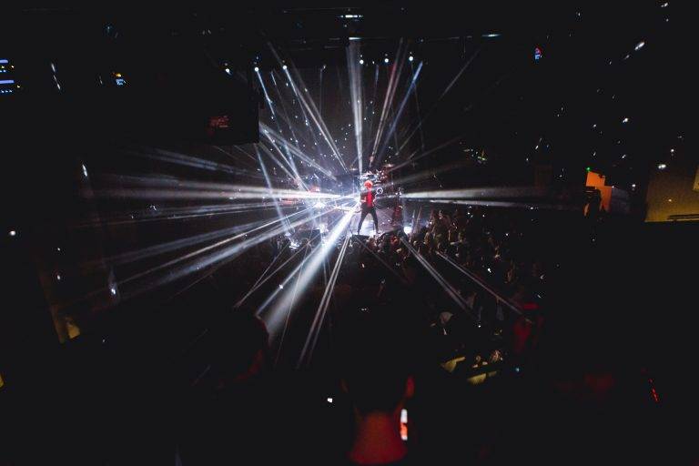  - Beth Ditto, Loïc Nottet, Fishbach et Malo’ frappent fort pour la Creative Live Session #9 de Sony Music