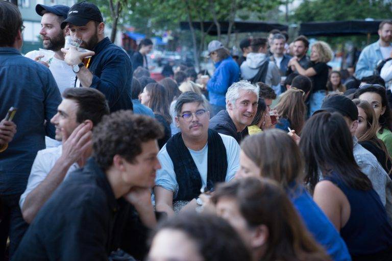  - À la table de l’association Va Faire Cuire Un Oeuf