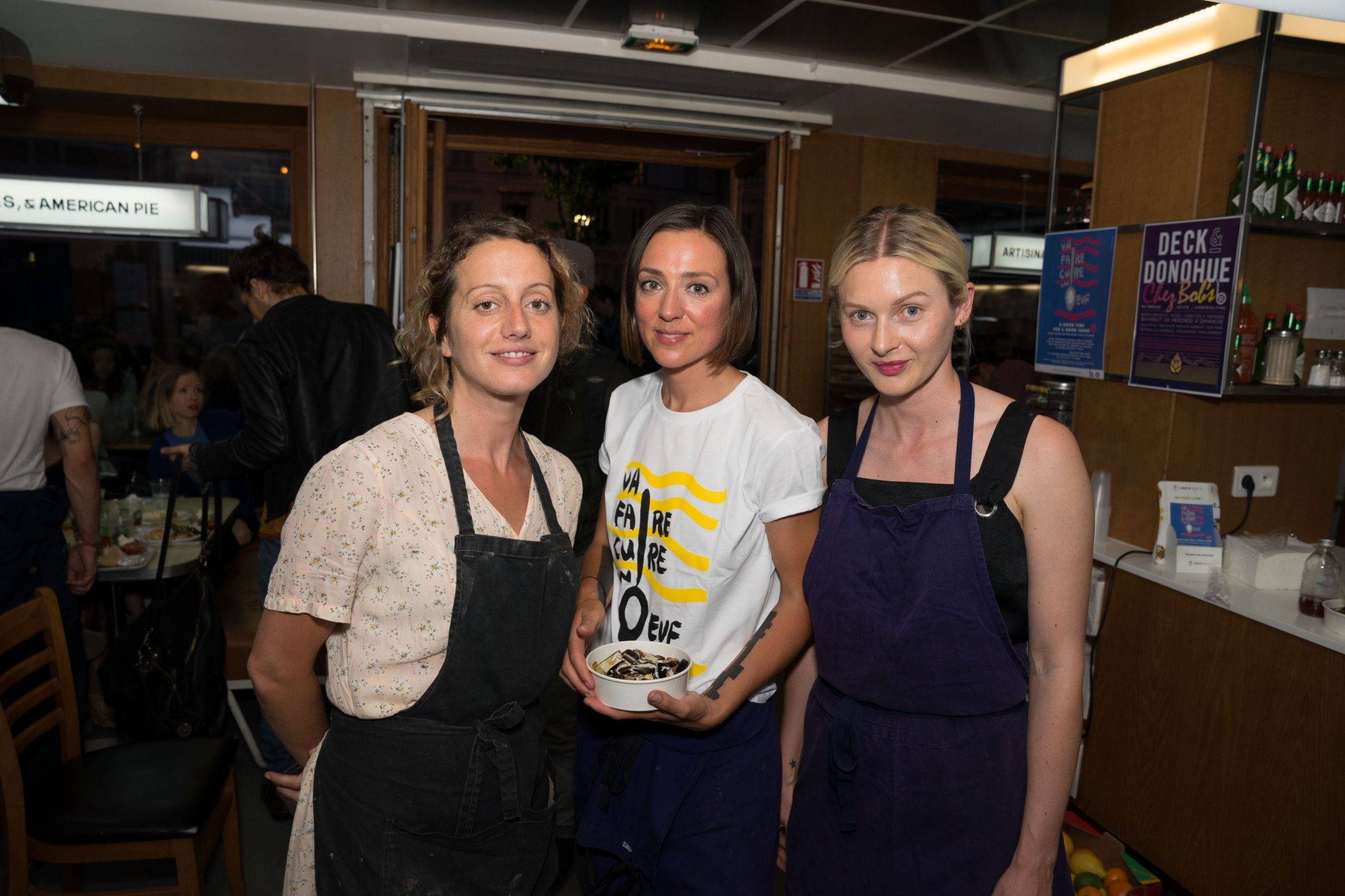  - At the table of the association Va Faire Cooking Un Oeuf