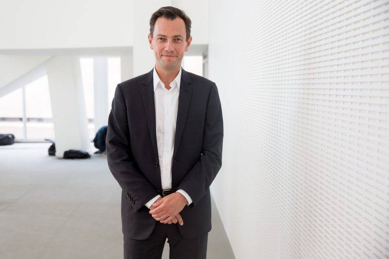  - Rihanna remet le LVMH Prize à Marine Serre