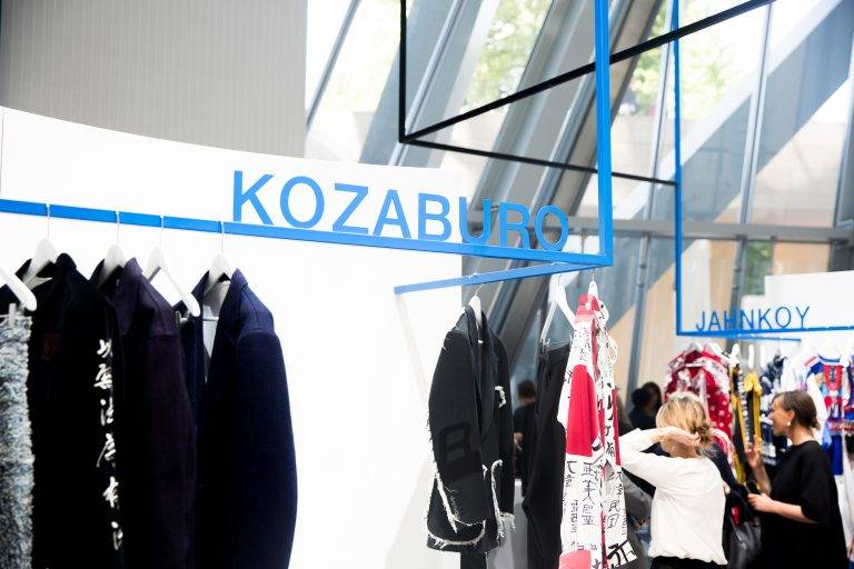 Rihanna remet le LVMH Prize à Marine Serre