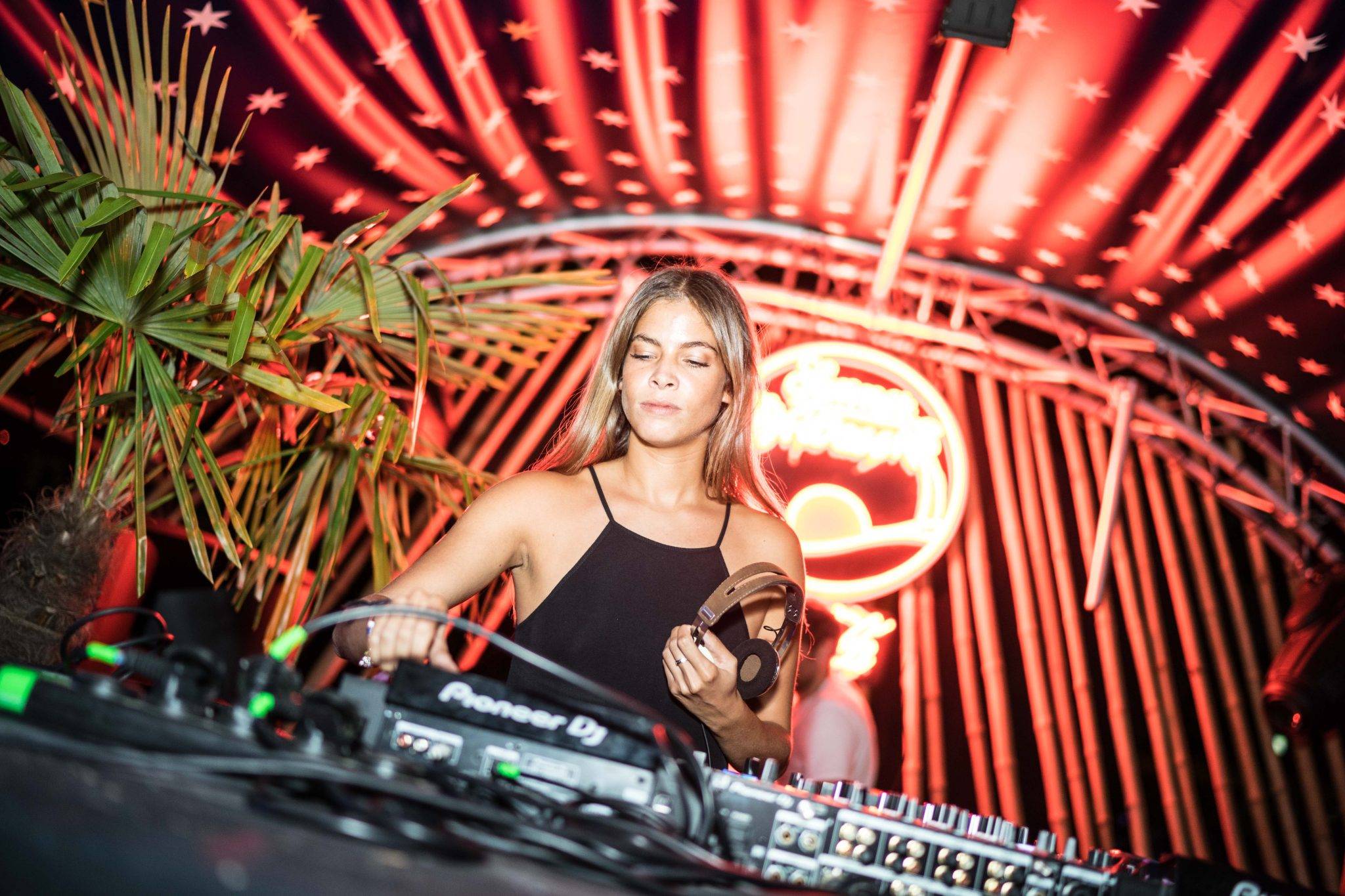  - Festival atmosphere in Communion with Coca-Cola and Møme