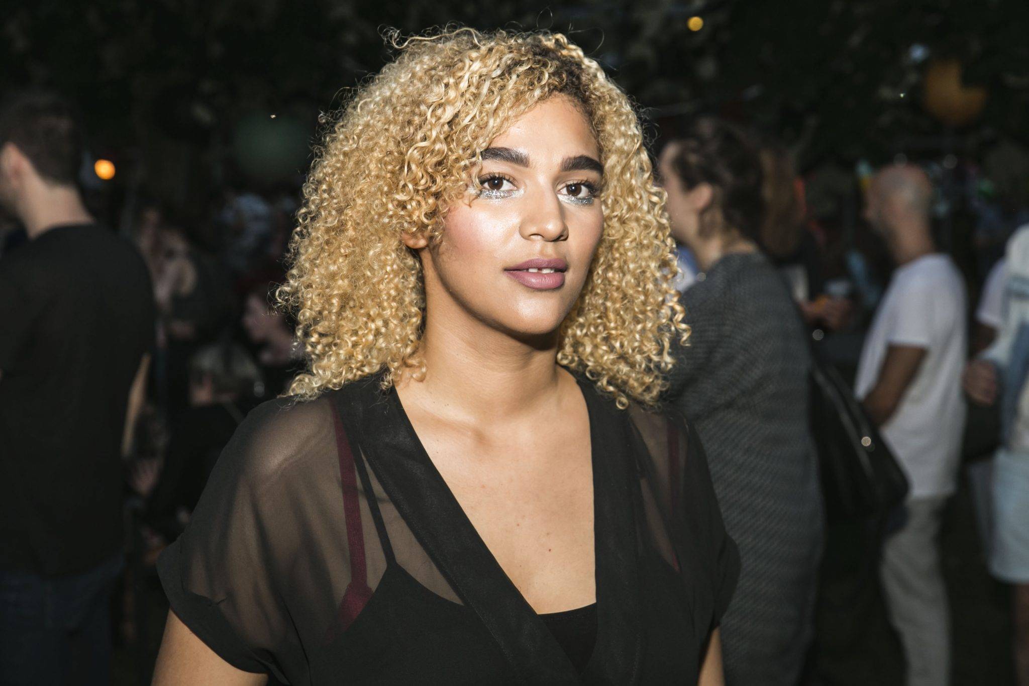  - Feder and Sônge on stage for Warner Music’s garden party