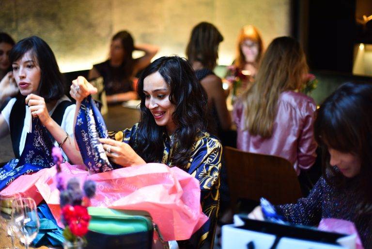  - Les Tara Girls réunies autour de Colombe Campana