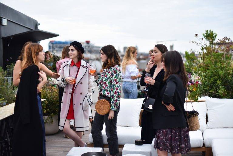 Les Tara Girls réunies autour de Colombe Campana