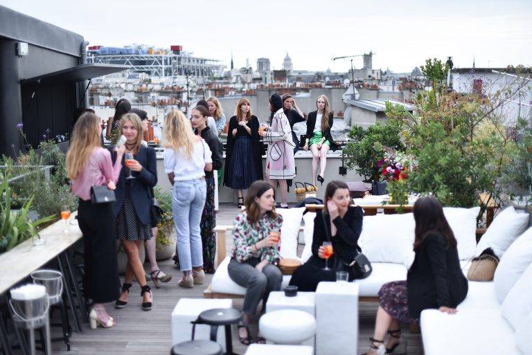 Les Tara Girls réunies autour de Colombe Campana