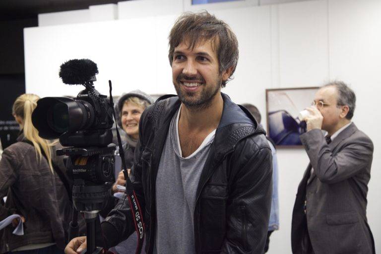  - Vernissage Contour by Getty Images