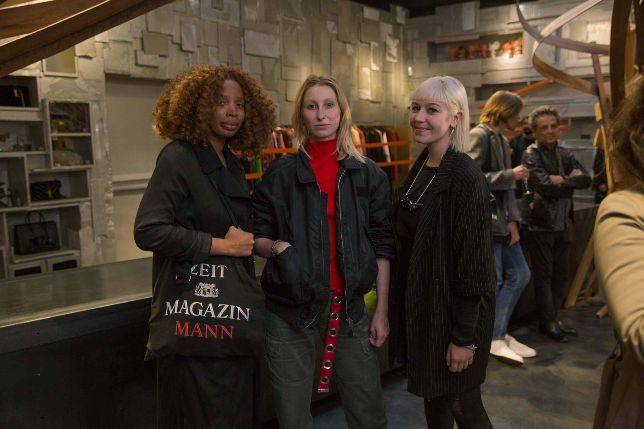  - Cottweiler pose ses valises chez L’Eclaireur