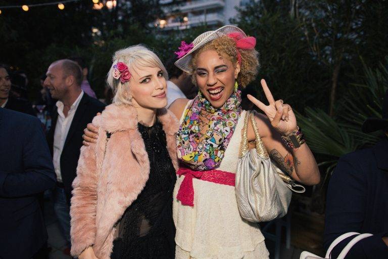  - La Chambre Noire by We are from L.A w/ Singtank