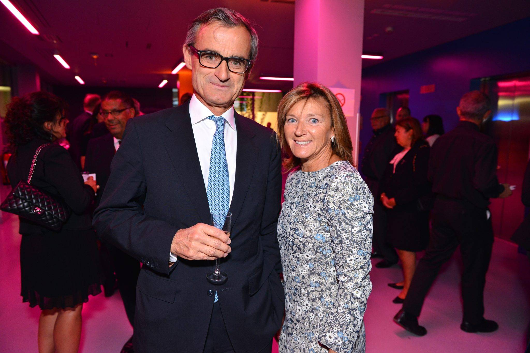  - La vente aux enchères ‘Heroes’ de la galerie kamel mennour