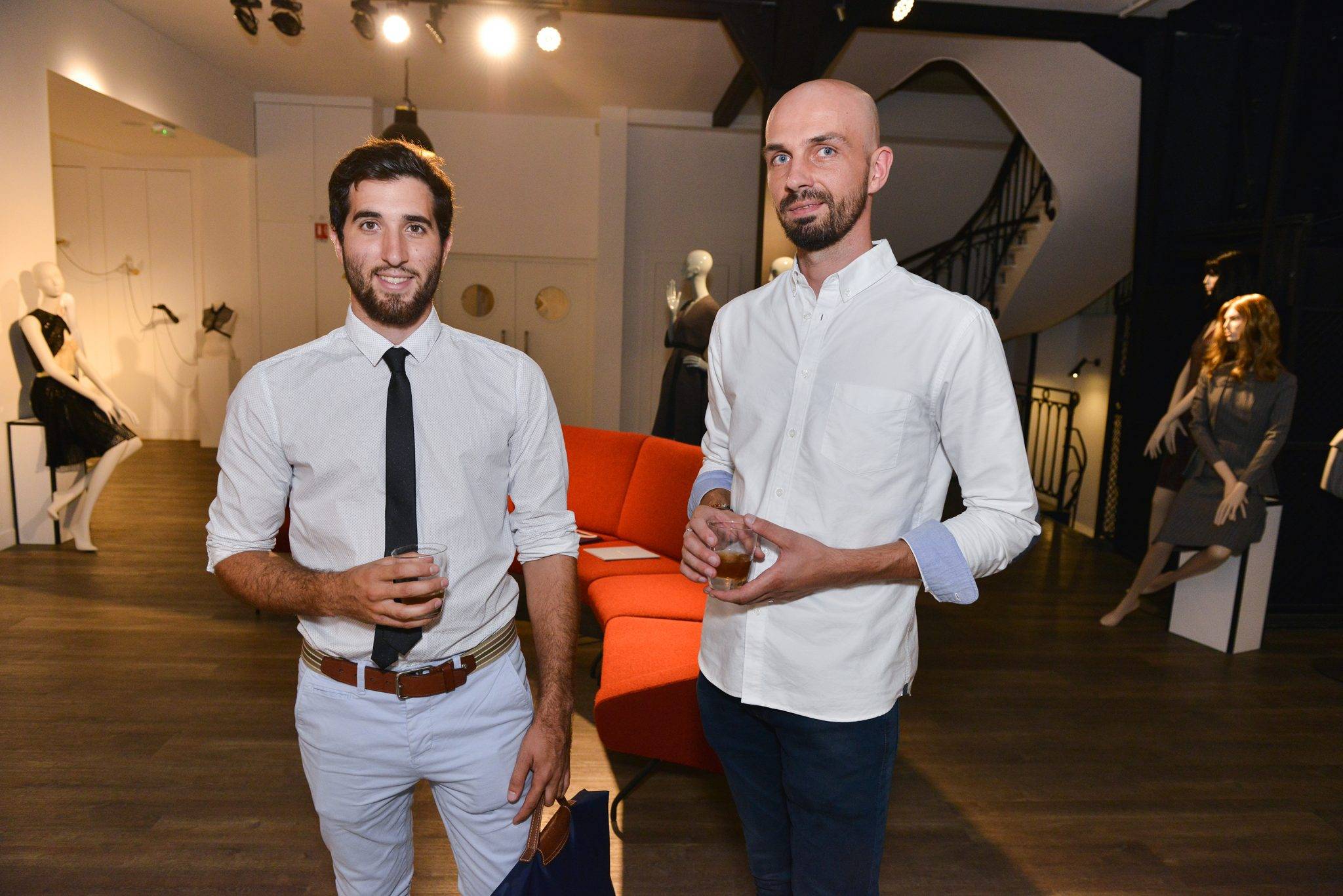  - Cofrad Mannequins présente BUROV