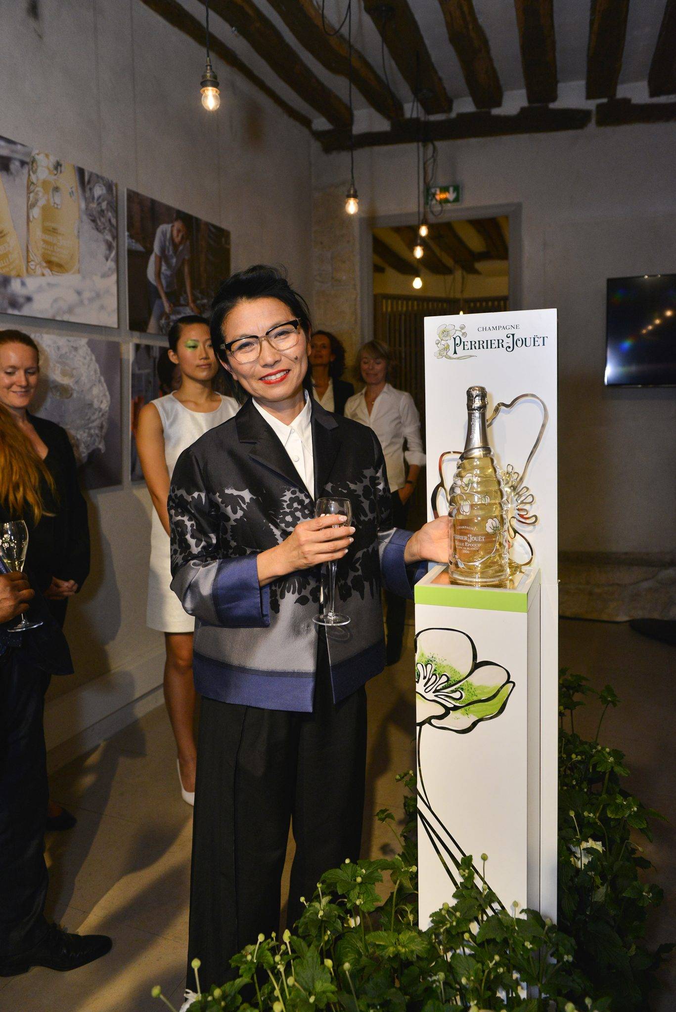  - De verre et de lumière: Ritsue Mishima habille Perrier-Jouët