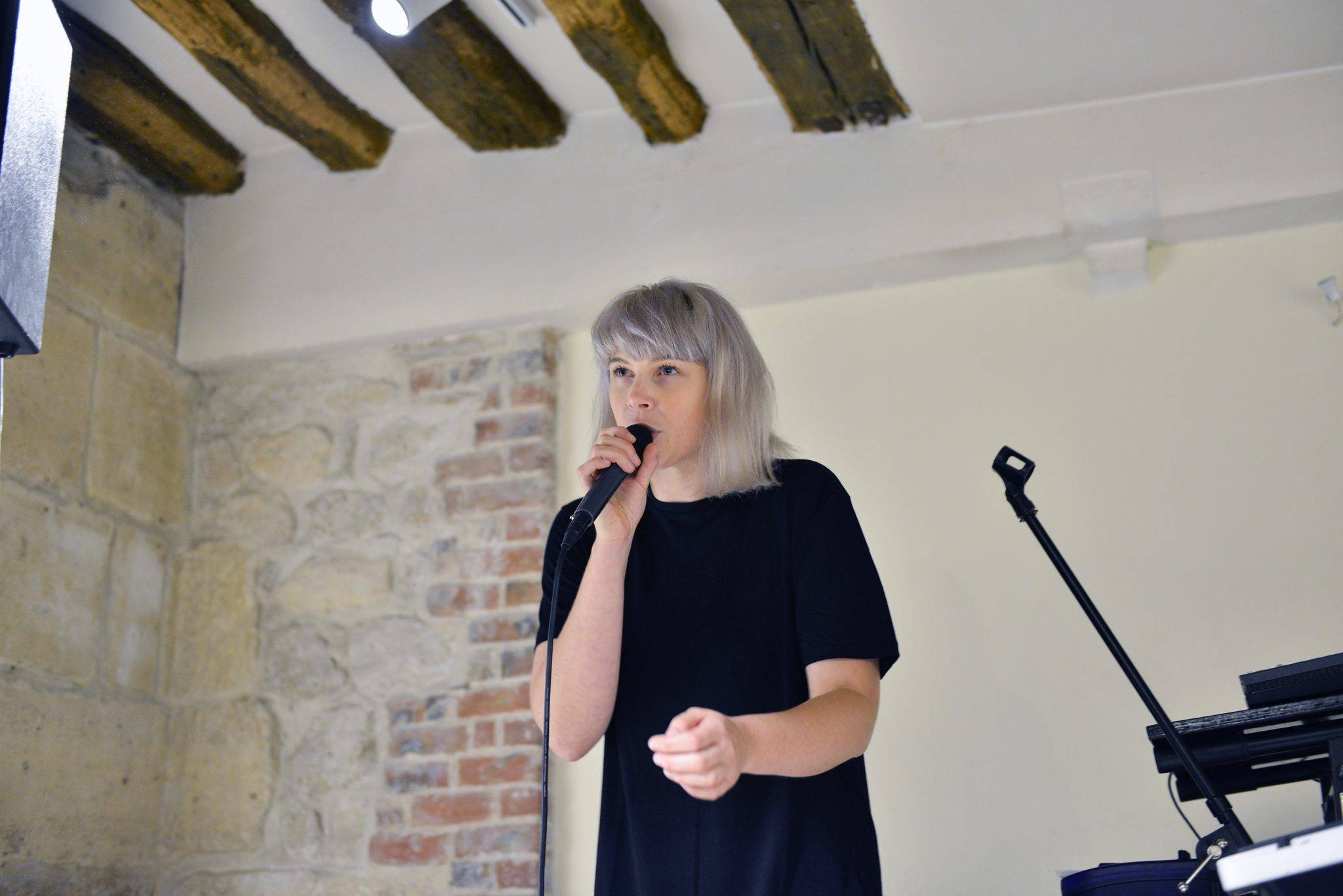  - De verre et de lumière: Ritsue Mishima habille Perrier-Jouët