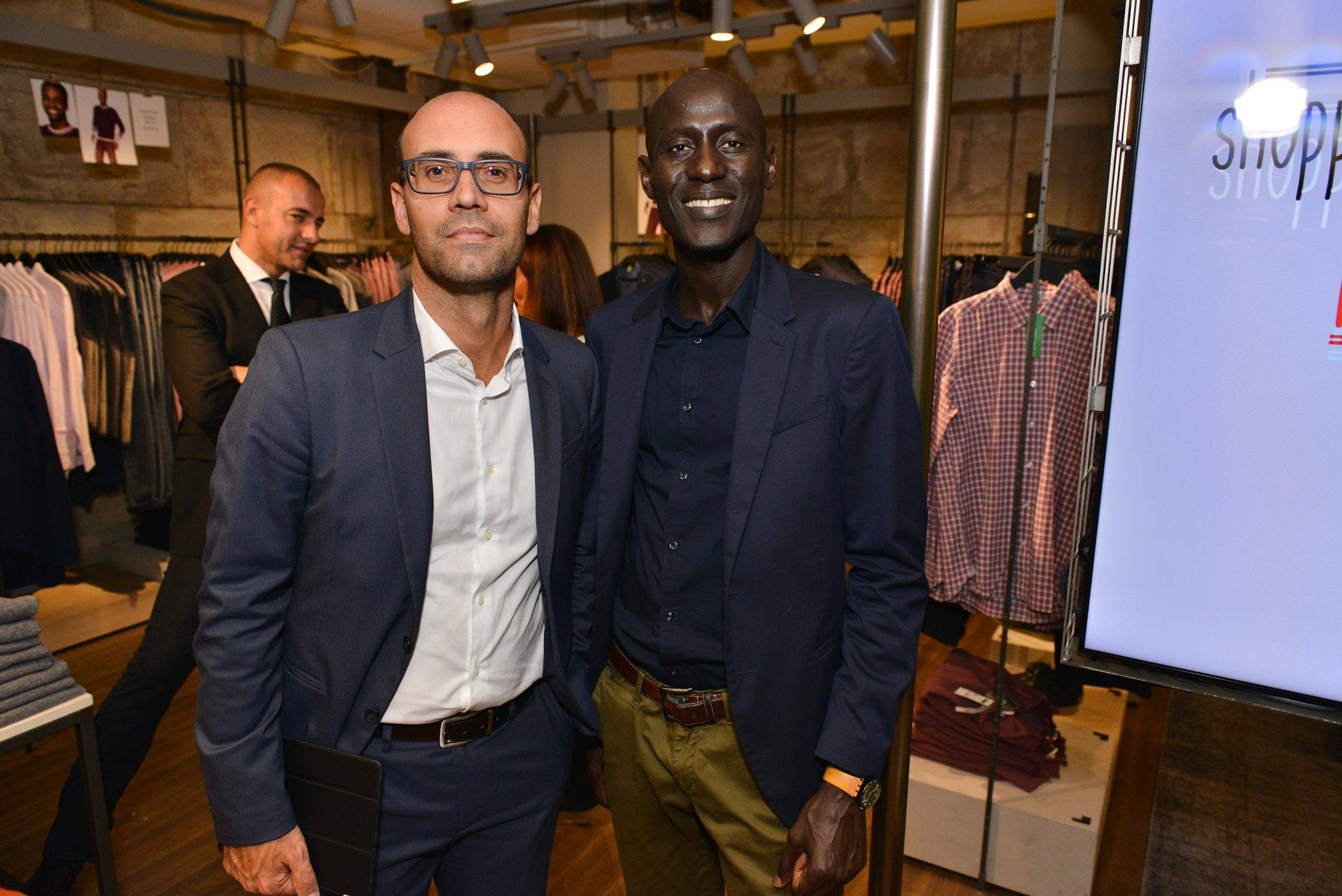  - Izzy Bizu chante pour Marie Claire & Benetton