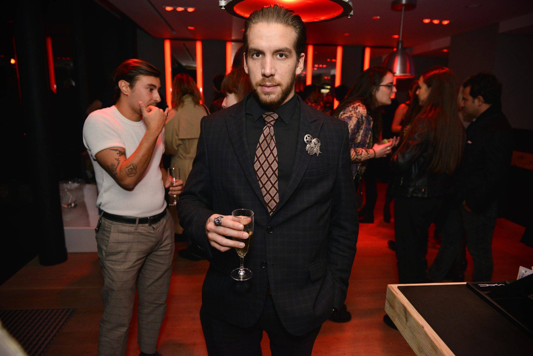  - Charliewood x MAC: La rue des Saints-Pères aux couleurs de Charlie Le Mindu