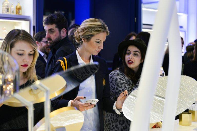 Angel de Thierry Mugler fête 25 ans au paradis