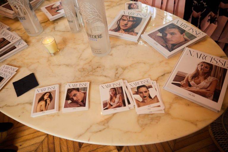 Narcisse investit la Villa Rose pour le lancement de son nouveau numéro « nude »