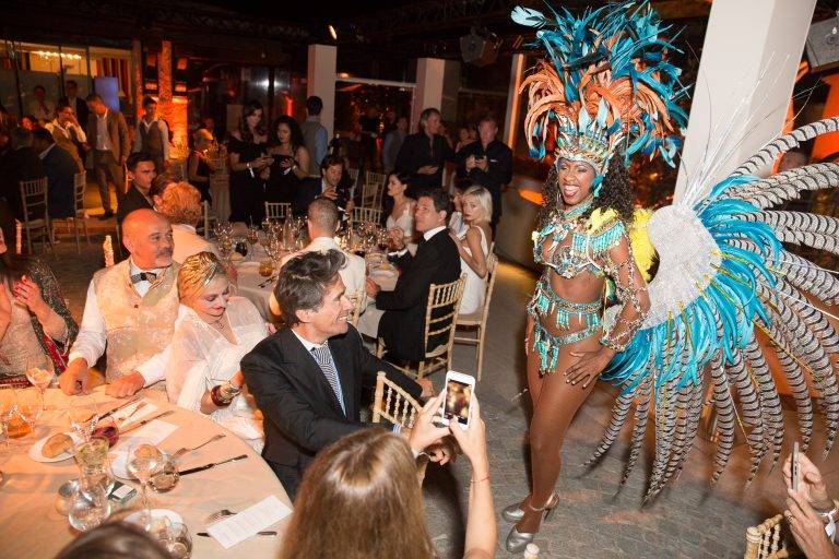 Le palace Byblos sort le grand jeu pour ses noces d’Or avec les Caves du Roy