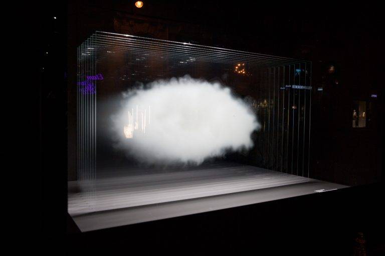 Au Bon Marché Rive Gauche, Leandro Erlich a la tête dans les nuages