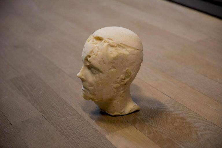 La Fondation d’entreprise Ricard expose le corpus narratif de Fabien Giraud et Raphaël Siboni