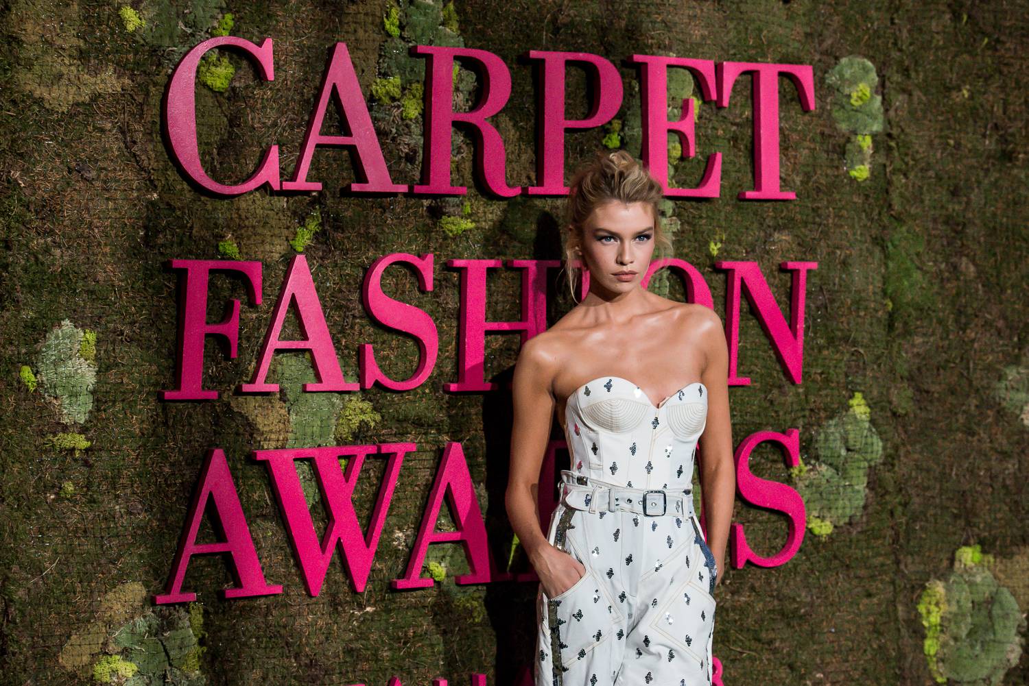  - Elle Macpherson, Cindy Crawford and Julianne Moore shine on Milan’s Green Carpet