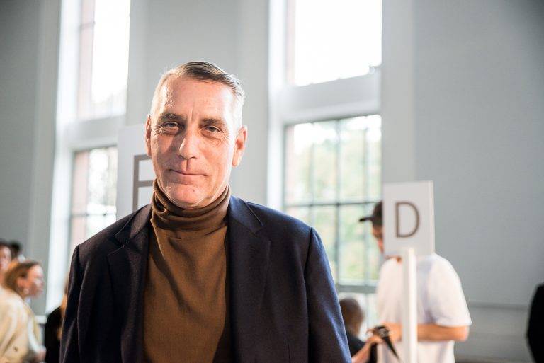  - Edie Campbell et Amber Valletta défilent pour Agnona