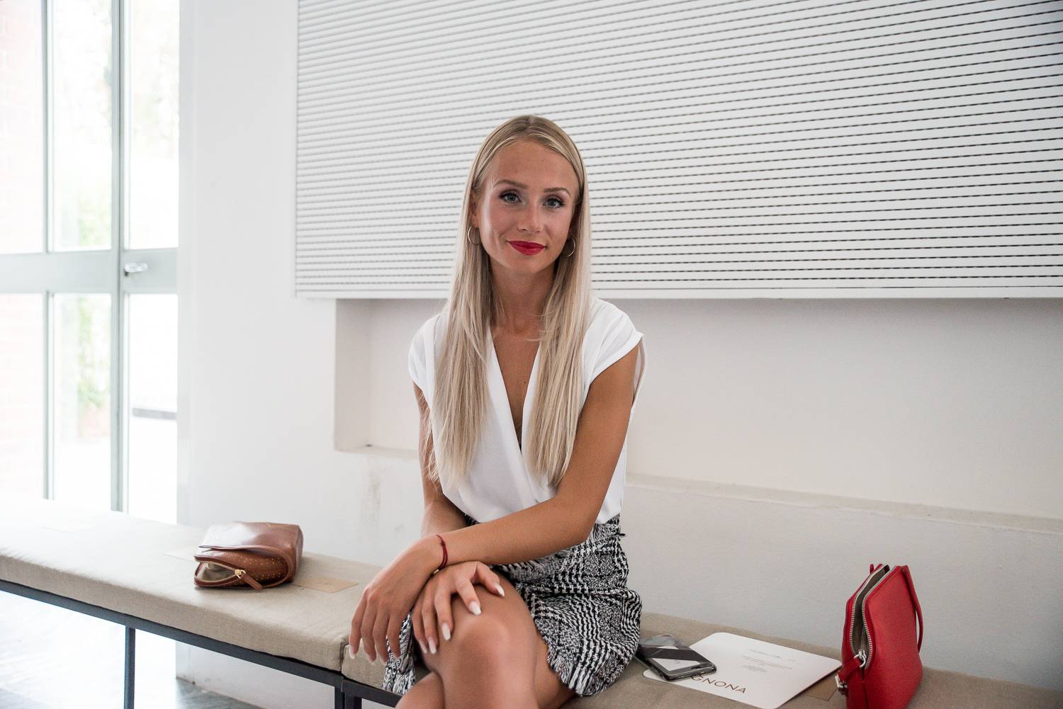  - Edie Campbell et Amber Valletta défilent pour Agnona