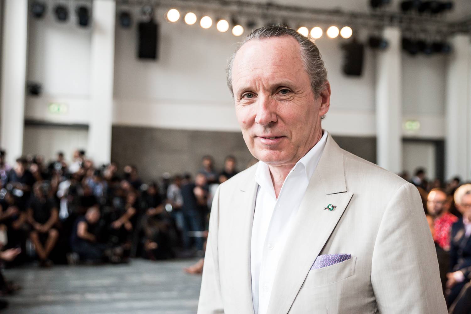  - Edie Campbell et Amber Valletta défilent pour Agnona