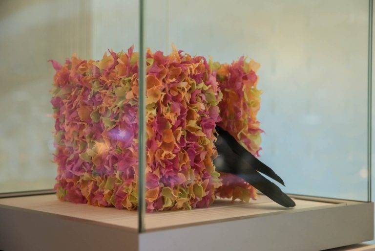 L’art contemporain s’invite chez Guerlain avec l’exposition « Futurs Antérieurs »