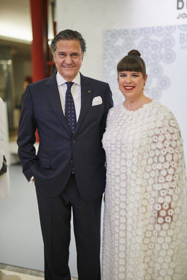  - Joana Vasconcelos fait entrer la lumière au Bon Marché