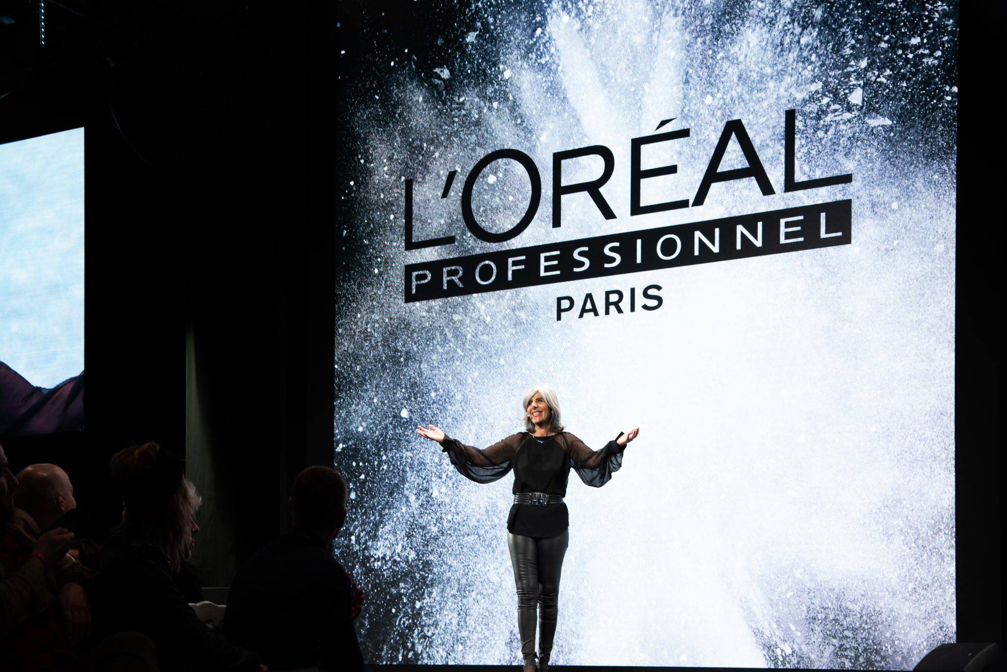  - Alexa Chung fête “La French” pour les 110 ans de L’Oréal Professionnel