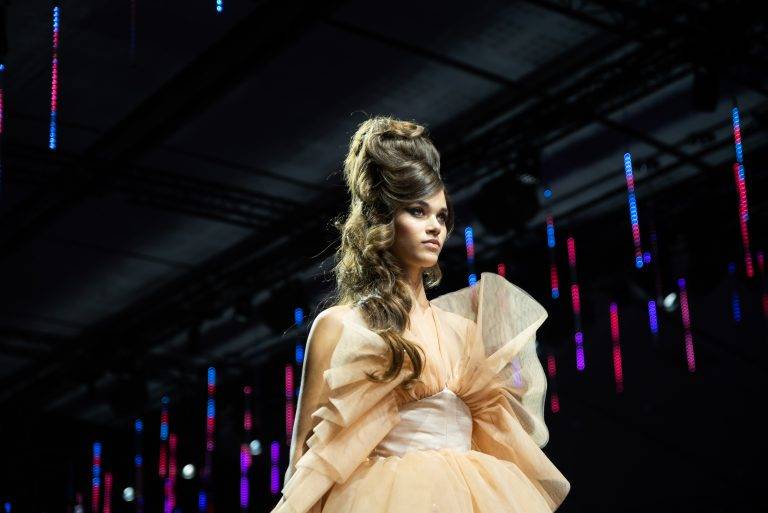  - Alexa Chung fête “La French” pour les 110 ans de L’Oréal Professionnel