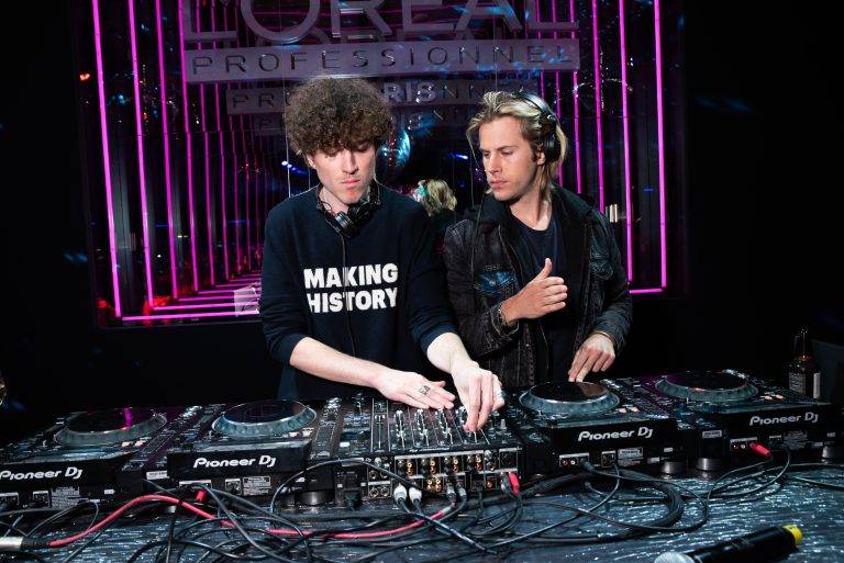  - Alexa Chung fête “La French” pour les 110 ans de L’Oréal Professionnel