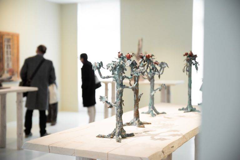 « Into the Trees »: Setsuko expose à la galerie Gagosian