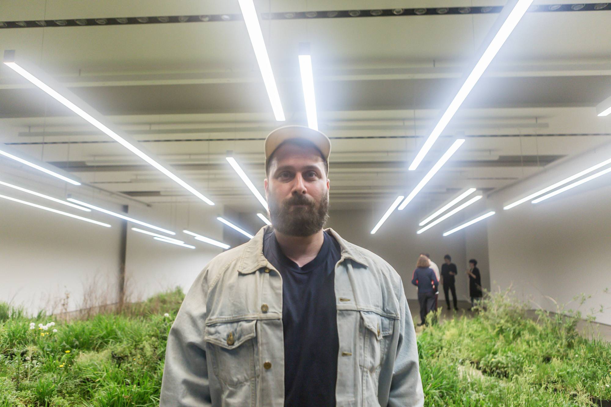  - À Milan, la nature de Linda Tegg s’installe chez Jil Sander