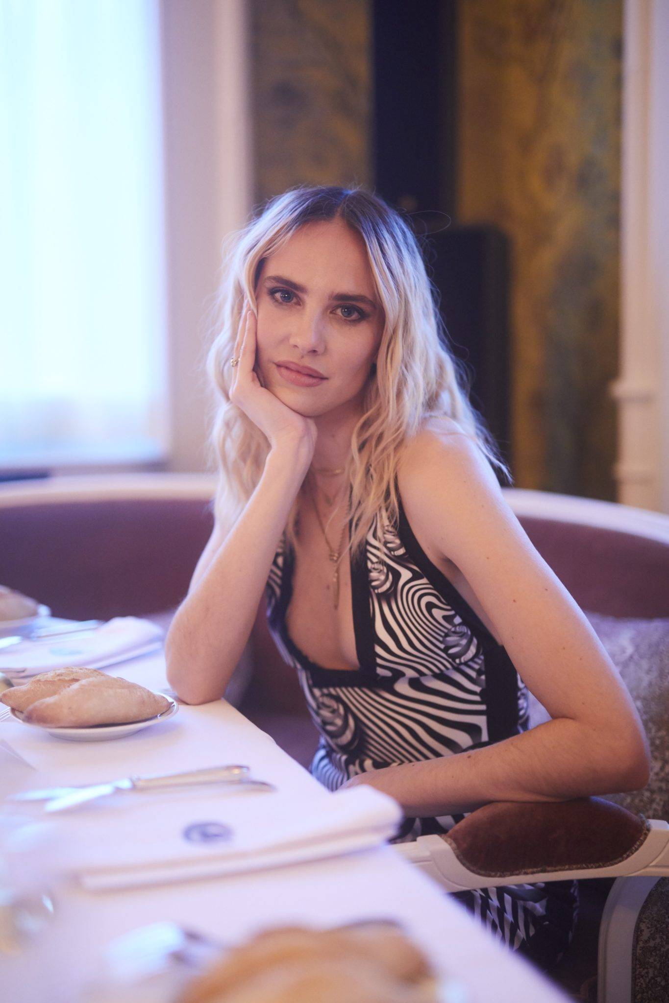  - Scandal à Paris : Irina Shayk incarne le nouveau parfum Jean Paul Gaultier