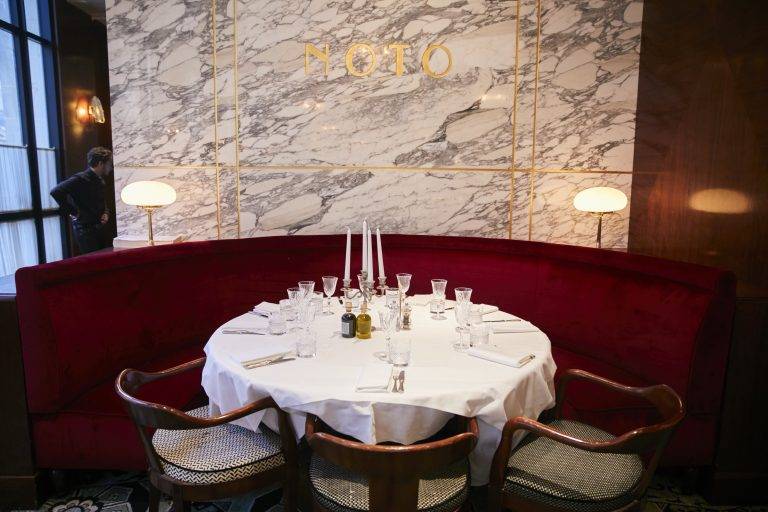FALKE réunit ses amis pour un dîner de Fashion Week intimiste
