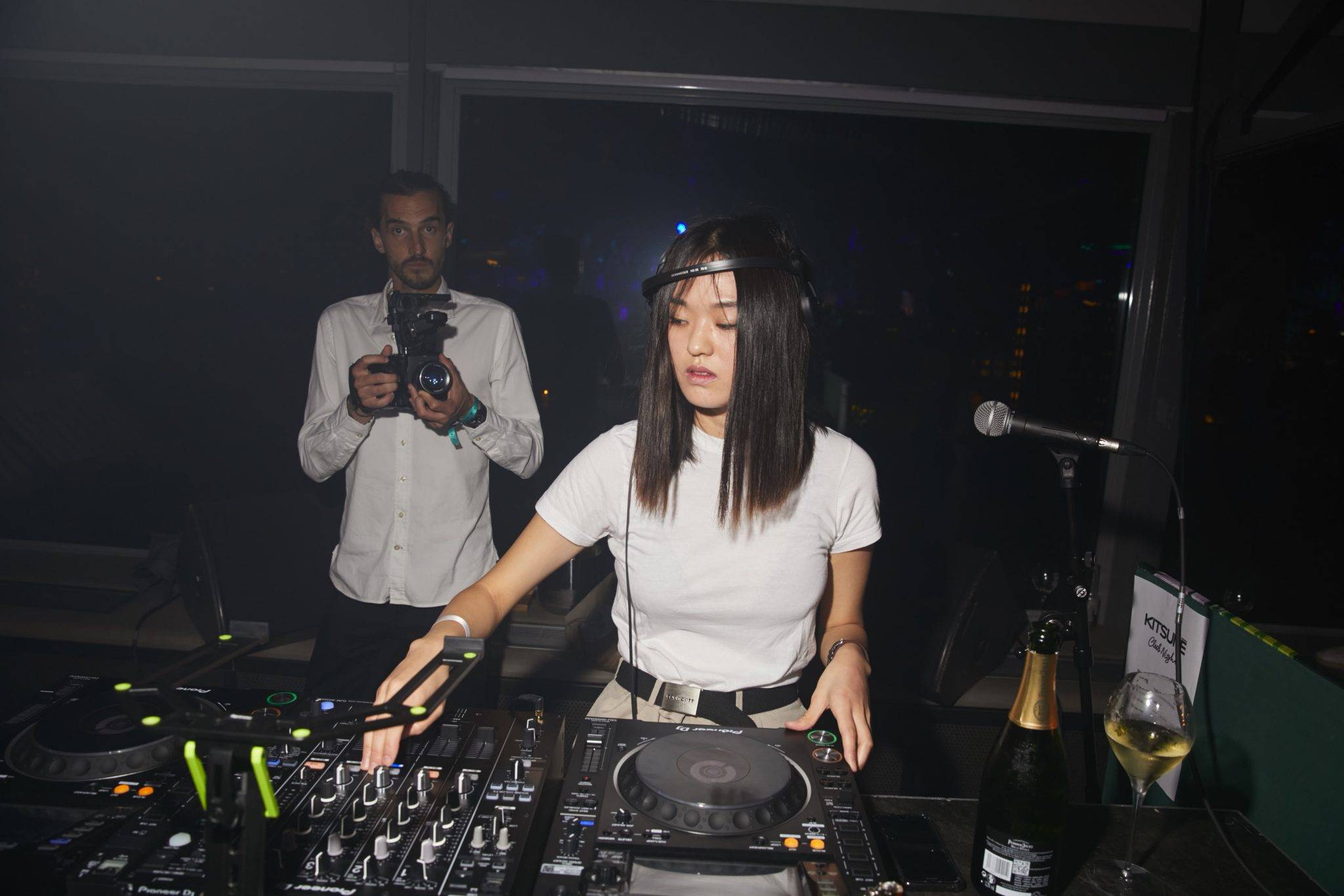  - Perrier-Jouët et Maison Kitsuné fêtent l’été sur les toits de Paris