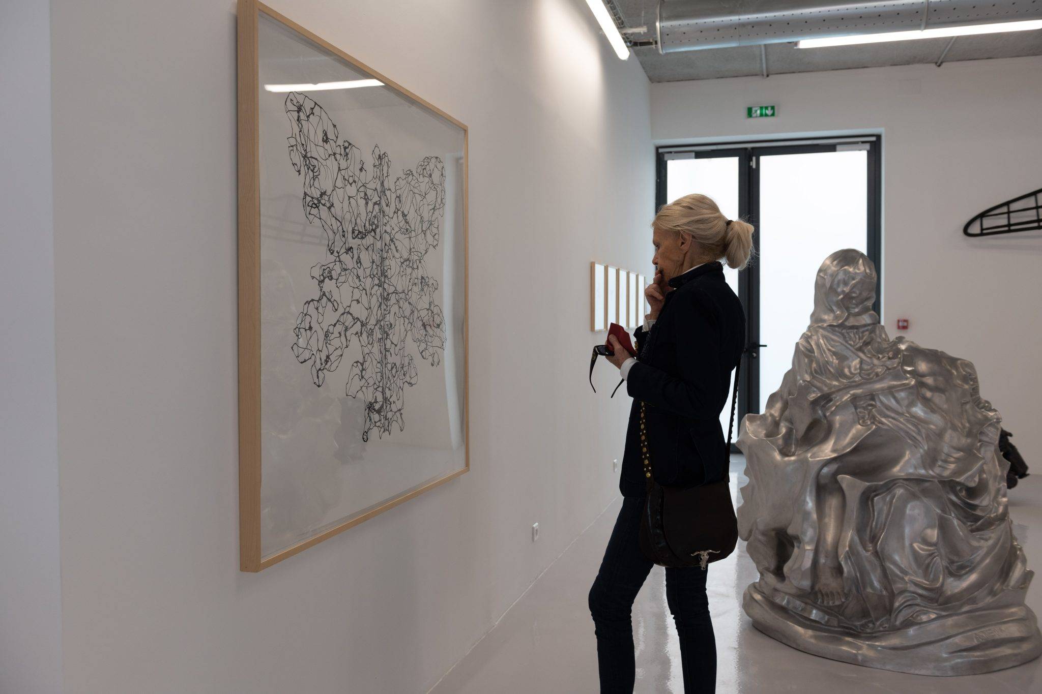  - Cinq galeries parisiennes inaugurent Komunuma