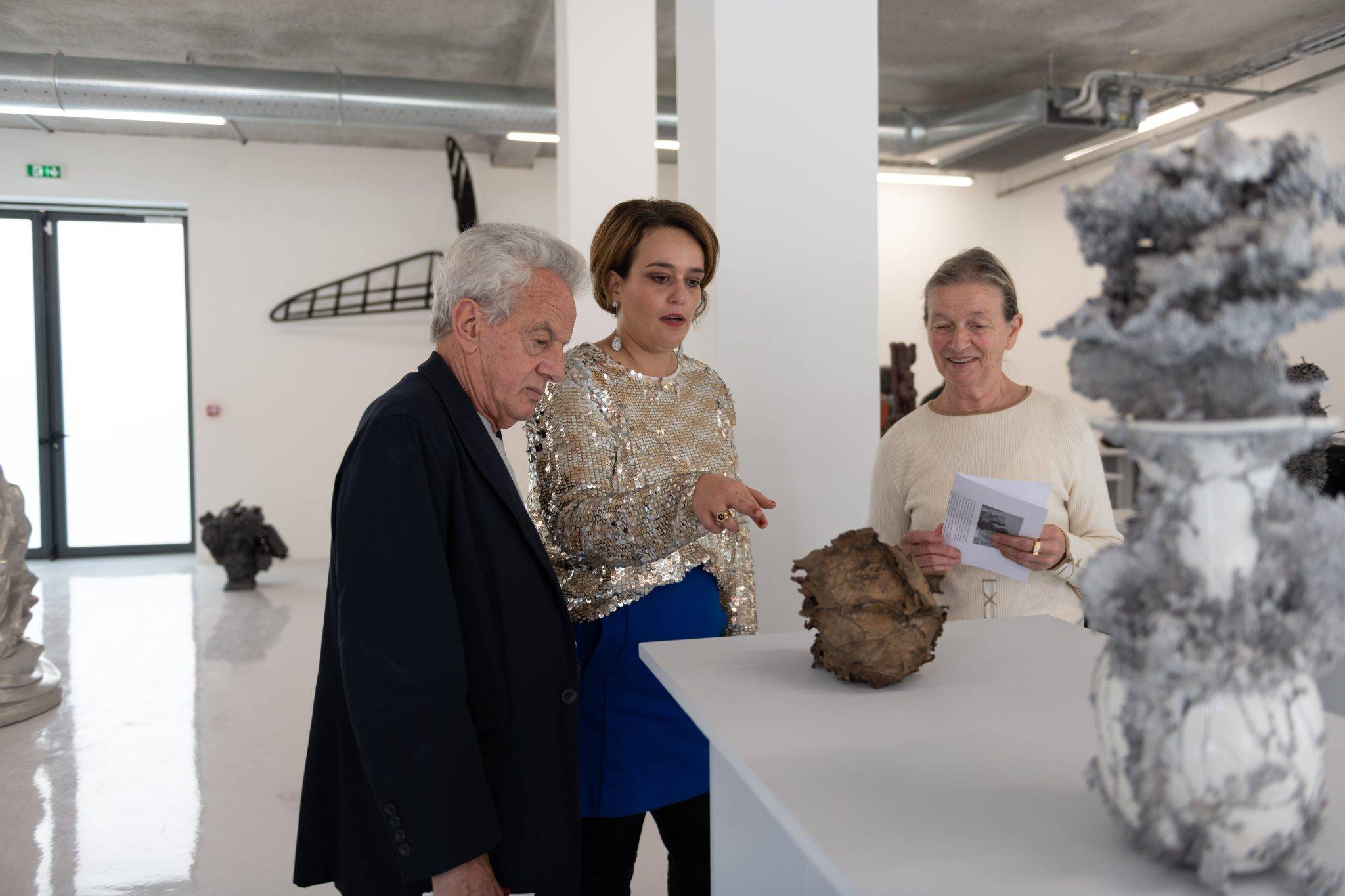  - Five Parisian galleries inaugurate Komunuma