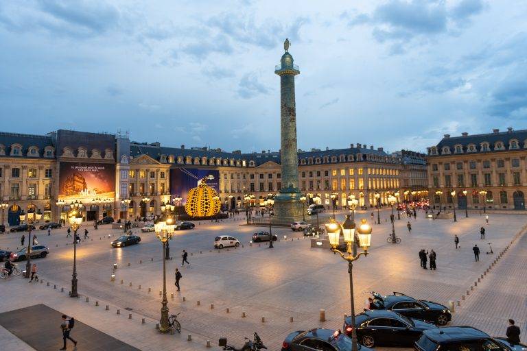 Yayoi Kusama’s giant pumpkin kicks off FIAC week in Paris