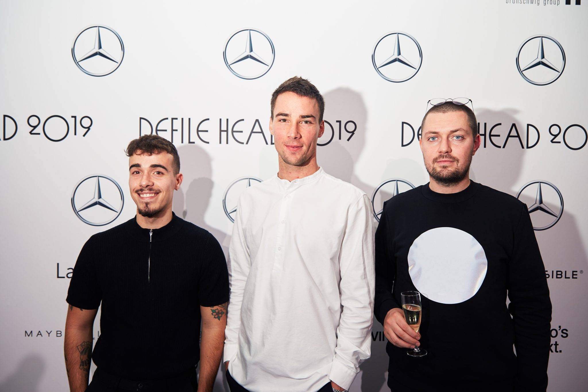  - Rushemy Botter and Lisi Herrebrugh reward the HEAD-Geneve students