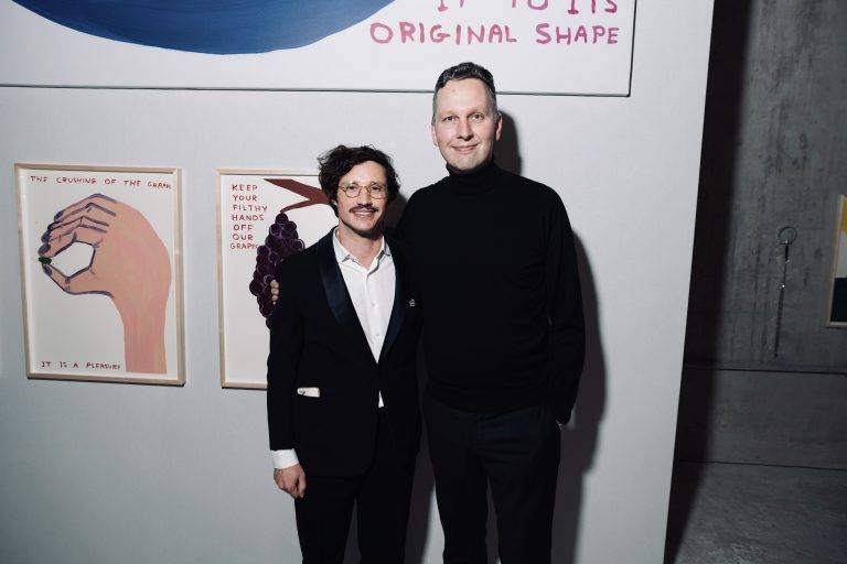  - David Shrigley dévoile sa carte blanche pour Ruinart à l’Opéra Bastille