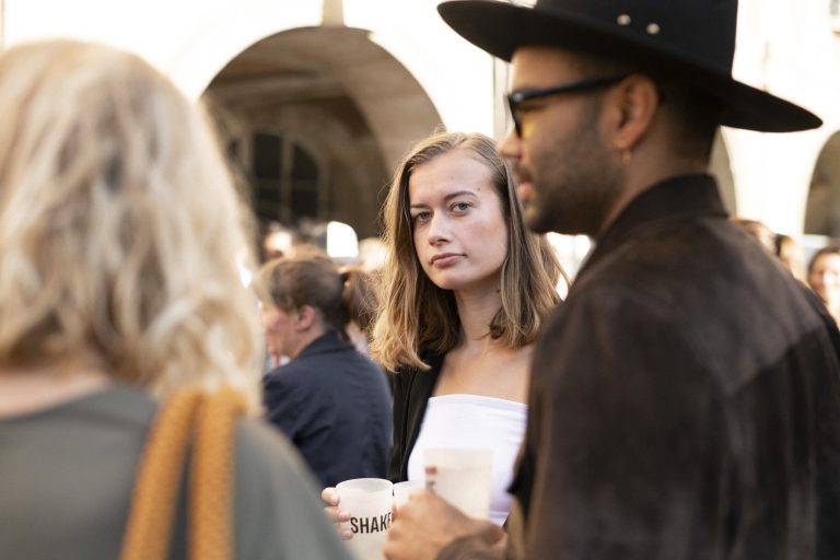  - L’agence SHAKE organise son pique-nique chez Sylvia Rielle